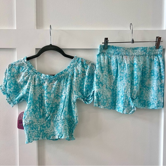 NWT - Girls shorts and top two-piece set - Picture 4 of 5